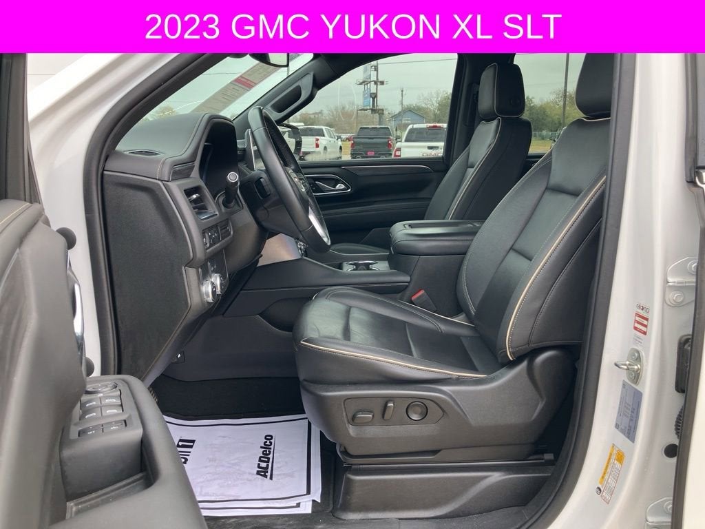 2023 GMC Yukon XL SLT