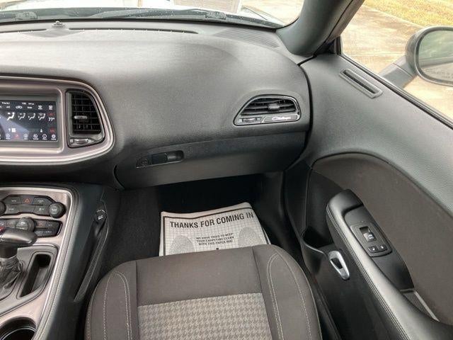 2021 Dodge Challenger SXT RWD