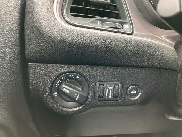 2021 Dodge Challenger SXT RWD