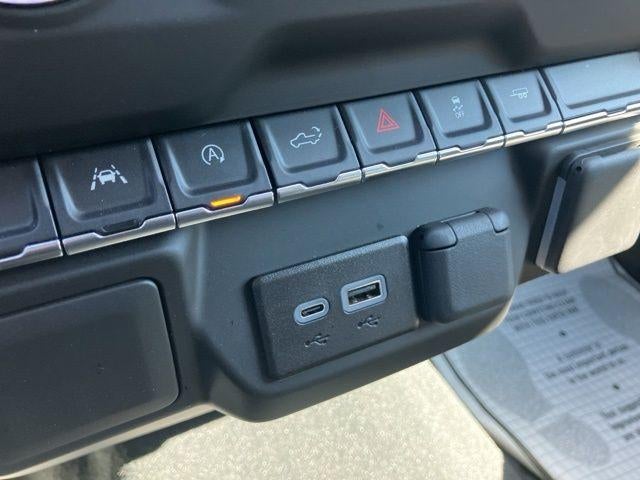 2025 Chevrolet Silverado 1500 Crew Cab Short Box 2-Wheel Drive Custom