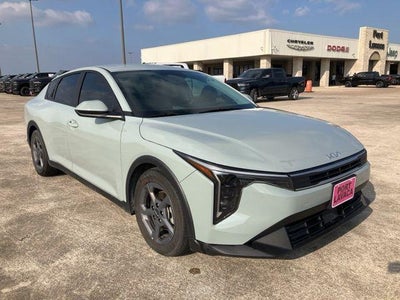 2025 Kia K4 LXS FWD