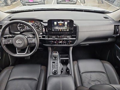 2023 Nissan Pathfinder SL 4WD