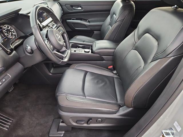 2023 Nissan Pathfinder SL 4WD