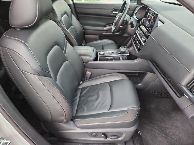 2023 Nissan Pathfinder SL 4WD