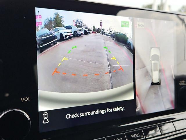 2023 Nissan Pathfinder SL 4WD