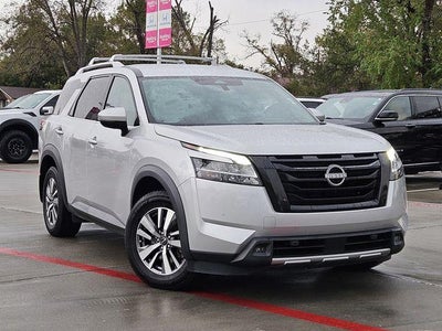 2023 Nissan Pathfinder SL 4WD