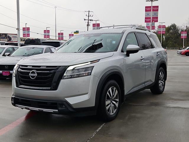 2023 Nissan Pathfinder SL 4WD